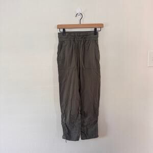 Lululemon Women's Sage Green Studio Dance Pant Size 2